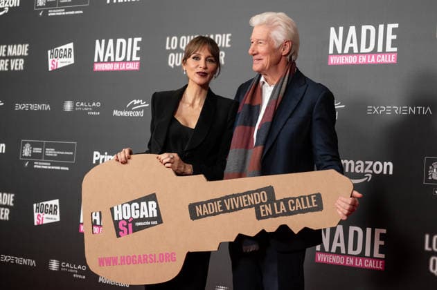 Lo Que Nadie Quiere Ver - Premiere in Madrid, Spain - 24 Nov 2025 Richard Gere and Alejandra Gere attend the Lo Que Nadie Quiere Ver premiere at the Callao cinema. Madrid Spain Copyright: xAtilanoxGarciax xSOPAxImagesx photo01246