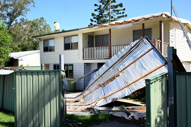 STORM DAMAGE LOGAN CITY, A house that has had its roof torn off during a storm is seen at Station Road, Loganlea in Logan City, Tuesday, November 25, 2025. Wind gusts up to 135 km h and large hail were recorded during the storm which caused widespread damage across Southeast Queensland. ( NO ARCHIVING BRISBANE QUEENSLAND AUSTRALIA  Copyright: xDARRENxENGLANDx 20251125129972506184