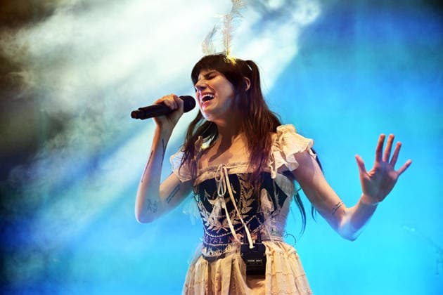 Dodie performing at Roundhouse LONDON, ENGLAND - NOVEMBER 24: Dodie (Dorothy Clark) performing at Roundhouse, Chalk Farm on November 24, 2025 in London, England. CAP MAR MAR Great Britain Copyright: xMartinxHarris CapitalxPicturesx