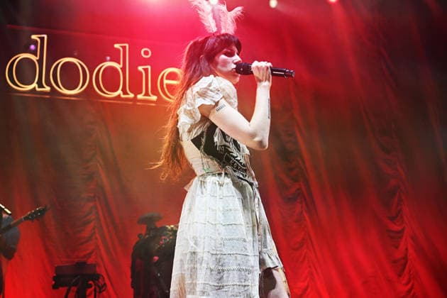 Dodie performing at Roundhouse LONDON, ENGLAND - NOVEMBER 24: Dodie (Dorothy Clark) performing at Roundhouse, Chalk Farm on November 24, 2025 in London, England. CAP MAR MAR Great Britain Copyright: xMartinxHarris CapitalxPicturesx