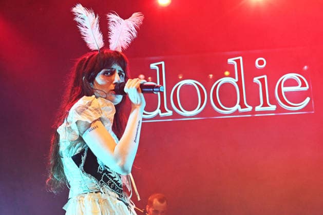 Dodie performing at Roundhouse LONDON, ENGLAND - NOVEMBER 24: Dodie (Dorothy Clark) performing at Roundhouse, Chalk Farm on November 24, 2025 in London, England. CAP MAR MAR Great Britain Copyright: xMartinxHarris CapitalxPicturesx