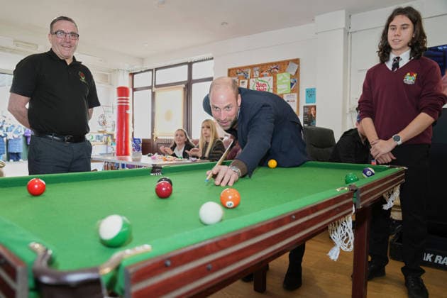 . 25 11 2025. Colwyn Bay, United Kingdom. Prince William during a visit to YouthShedz in Colwyn Bay, North Wales, United Kingdom.  xPoolx xi-Imagesx IIM-26407-0017