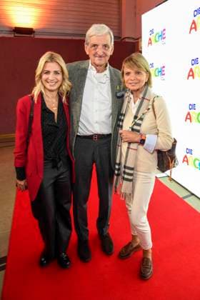 ABB Susan Sideropoulos und Dieter Hermannmit Frau Uschi Glas zu Gast bei der Feier 30 Jahre Die Arche am 25.11.2025 in Berlin - Der Verein Die Arche Christliches Kinder und Jugendwerk e. V. der Verein wurde 1995 in Berlin-Hellersdorf gegruendet, das sich gegen Kinderarmut in Deutschland engagiert Berlin Deutschland