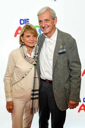ABB Dieter Hermann mit Frau Uschi Glas Ehepaar Schauspielerin zu Gast bei der Feier 30 Jahre Die Arche am 25.11.2025 in Berlin - Der Verein Die Arche Christliches Kinder und Jugendwerk e. V. der Verein wurde 1995 in Berlin-Hellersdorf gegruendet, das sich gegen Kinderarmut in Deutschland engagiert Berlin Deutschland