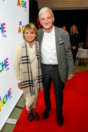 ABB Dieter Hermann mit Frau Uschi Glas Ehepaar Schauspielerin zu Gast bei der Feier 30 Jahre Die Arche am 25.11.2025 in Berlin - Der Verein Die Arche Christliches Kinder und Jugendwerk e. V. der Verein wurde 1995 in Berlin-Hellersdorf gegruendet, das sich gegen Kinderarmut in Deutschland engagiert Berlin Deutschland