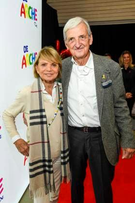 ABB Dieter Hermann mit Frau Uschi Glas Ehepaar Schauspielerin zu Gast bei der Feier 30 Jahre Die Arche am 25.11.2025 in Berlin - Der Verein Die Arche Christliches Kinder und Jugendwerk e. V. der Verein wurde 1995 in Berlin-Hellersdorf gegruendet, das sich gegen Kinderarmut in Deutschland engagiert Berlin Deutschland