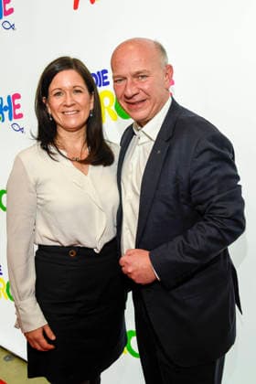 ABB Berlins Regierendem Buergermeister Kai Wegner CDU mit Bildungssenatorin Katharina Guenther-Wuensch zu Gast bei der Feier 30 Jahre Die Arche am 25.11.2025 in Berlin - Der Verein Die Arche Christliches Kinder und Jugendwerk e. V. der Verein wurde 1995 in Berlin-Hellersdorf gegruendet, das sich gegen Kinderarmut in Deutschland engagiert Berlin Deutschland