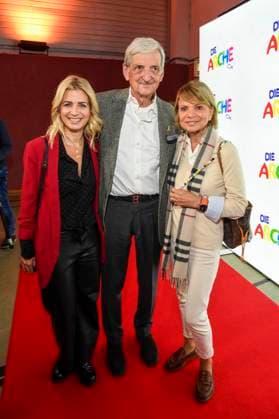 ABB Susan Sideropoulos mit Dieter Hermann mit Frau Uschi Glas Ehepaar Schauspielerin zu Gast bei der Feier 30 Jahre Die Arche am 25.11.2025 in Berlin - Der Verein Die Arche Christliches Kinder und Jugendwerk e. V. der Verein wurde 1995 in Berlin-Hellersdorf gegruendet, das sich gegen Kinderarmut in Deutschland engagiert Berlin Deutschland