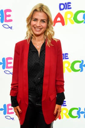 ABB Susan Sideropoulos Schauspielerin zu Gast bei der Feier 30 Jahre Die Arche am 25.11.2025 in Berlin - Der Verein Die Arche Christliches Kinder und Jugendwerk e. V. der Verein wurde 1995 in Berlin-Hellersdorf gegruendet, das sich gegen Kinderarmut in Deutschland engagiert Berlin Deutschland
