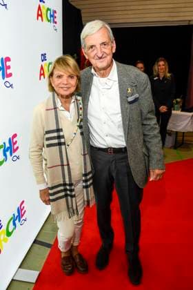ABB Dieter Hermann mit Frau Uschi Glas Ehepaar Schauspielerin zu Gast bei der Feier 30 Jahre Die Arche am 25.11.2025 in Berlin - Der Verein Die Arche Christliches Kinder und Jugendwerk e. V. der Verein wurde 1995 in Berlin-Hellersdorf gegruendet, das sich gegen Kinderarmut in Deutschland engagiert Berlin Deutschland