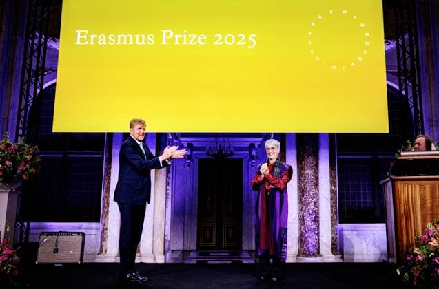 AMSTERDAM King Willem-Alexander during the presentation of the Erasmus Prize to American philosopher and science historian Donna Haraway at the Royal Palace. The theme of this year s prize is the science of what unites us. ANP RAMON VAN FLYMEN netherlands out - belgium out  Copyright: xx x543047609x originalFilename: 543047609.jpg