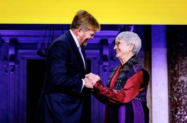 AMSTERDAM King Willem-Alexander during the presentation of the Erasmus Prize to American philosopher and science historian Donna Haraway at the Royal Palace. The theme of this year s prize is the science of what unites us. ANP RAMON VAN FLYMEN netherlands out - belgium out  Copyright: xx x543047618x originalFilename: 543047618.jpg