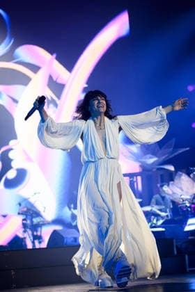 Music Concert - Elisa - Palasport 2025 Elisa performs live at concert of Palasport 2025 Tour on November 25, 2025 at Palazzo dello Sport in Rome, Italy Rome Palazzo dello Sport Italy Copyright: xRobertoxBettacchix xLiveMediax LPM_2160478