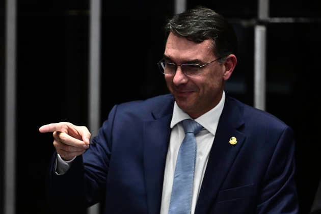 BRASiLIA, DF - 25.11.2025: ALCOLUMBRE MARCA SABATINA DE JORGE MESSIAS - Photo, Senator Flavio Bolsonaro. This Tuesday (25) Senator Davi Alcolumbre scheduled the hearing of Jorge Messias for the position of Minister of the STF for December 17th. Today the Senate plenary votes on the bombshell agenda of the retirement project for health agents. x2848425x  TonxMolina