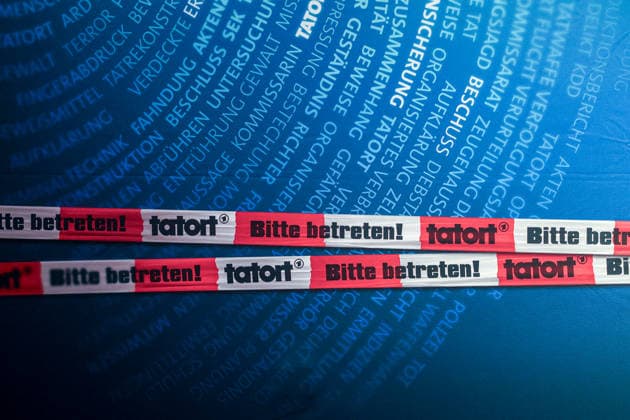 Premiere Münster-Tatort. Pressetermin zur Premiere des neuen ;Münster-Tatort Die Erfindung des Rades. Die Ausstrahlung ist am 7. Dezember im Ersten und der ARD Mediathek. Logo des Krimiserie Tatort. Münster, Nordrhein-Westfalen, DEU, Deutschland, 25.11.2025