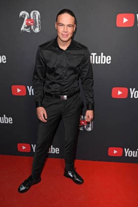 Haaland936 auf dem Roten Teppich zum YOUTUBE MUSIC AWARD DINNER im Grill Royal in Berlin am 25.11.2025