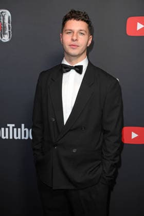 Lahos (Leonard Biwer) auf dem Roten Teppich zum YOUTUBE MUSIC AWARD DINNER im Grill Royal in Berlin am 25.11.2025