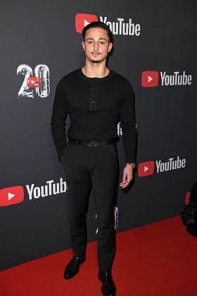 Milano (Milane Baybah) auf dem Roten Teppich zum YOUTUBE MUSIC AWARD DINNER im Grill Royal in Berlin am 25.11.2025
