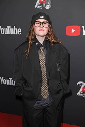Luna (Alina Striedl) auf dem Roten Teppich zum YOUTUBE MUSIC AWARD DINNER im Grill Royal in Berlin am 25.11.2025