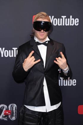 Ski Aggu (August Jean Diederich) auf dem Roten Teppich zum YOUTUBE MUSIC AWARD DINNER im Grill Royal in Berlin am 25.11.2025