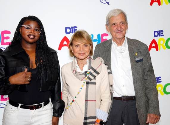 Rapperin Bethany ( Filou ), Uschi Glas, Dieter Hermann bei der Feier 30 Jahre Die Arche in Berlin.