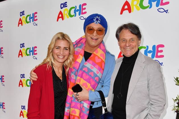 RECORD DATE NOT STATED Jubiläumsfeier 30 Jahre Die ARCHE Susan Sideropoulos, Julian F.M. Stoeckel und Wolfgang Bahro bei der Jubiläumsfeier 30 Jahre Die ARCHE in Berlin 25.11.2025 Copyright: xEventpressxBerndtx