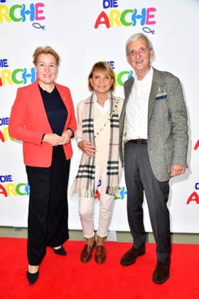 RECORD DATE NOT STATED Jubiläumsfeier 30 Jahre Die ARCHE Franziska Giffey, Uschi Glas mit Ehemann Dieter Hermann bei der Jubiläumsfeier 30 Jahre Die ARCHE in Berlin 25.11.2025 Copyright: xEventpressxBerndtx