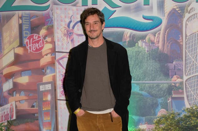 November 25, 2025, Rome, Italy: Alessandro Tiberi attends the Disney movie premiere Zootropolis 2 green carpet at The Space Cinema Moderno. Rome Italy - ZUMAs197 20251125_aaa_s197_221 Copyright: xMarioxCartellix