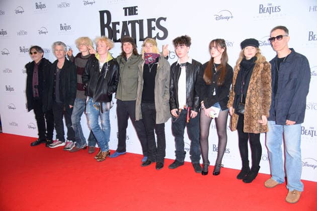 Entertainment Bilder des Tages The Beatles Anthology Special Preview Screening Arrivals at BFI Southbank, London (L-R) - Ian Broudie, Jason Starkey, guest, Ned Sims, Louis Starkey, Ruby Tiger, Lee Starkey and Jay Mehler attends The Beatles Anthology Special Preview Screening at BFI Southbank, London, England, UK on Tuesday 25 November, 2025., Credit:Justin Ng Avalon UK, England, London, BFI Southbank  Copyright: xJustinxNgx xAvalonx 1054620293