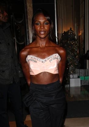 Dina Asher-Smith Burberry & Claridge s Unveil the 2025 Christmas Tree LONDON, ENGLAND - NOVEMBER 25: Dina Asher-Smith pictured leaving the Burberry and Claridge s 2025 Christmas Tree at Claridge s Hotel on November 25, 2025 in London, England., Credit:James Smart Pictures Avalon  Copyright: xJames xSmartxPicturesx xAvalonx 1054658338