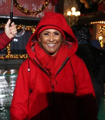 Macy s 99th Thanksgiving Day Parade rehearsals on 34th Street outside of Macy s in the pouring rain Featuring: Darlene Love Where: New York, New York, United States When: 25 Nov 2025 Credit: Adam Nemser INSTARimages EDITORIAL USE ONLY. NOT FOR USE BY NEWSPAPERS BASED IN THE UK. Copyright: xx instar55293869