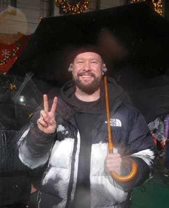 Macy s 99th Thanksgiving Day Parade rehearsals on 34th Street outside of Macy s in the pouring rain Featuring: Calum Scott Where: New York, New York, United States When: 25 Nov 2025 Credit: Adam Nemser INSTARimages EDITORIAL USE ONLY. NOT FOR USE BY NEWSPAPERS BASED IN THE UK. Copyright: xx instar55293918