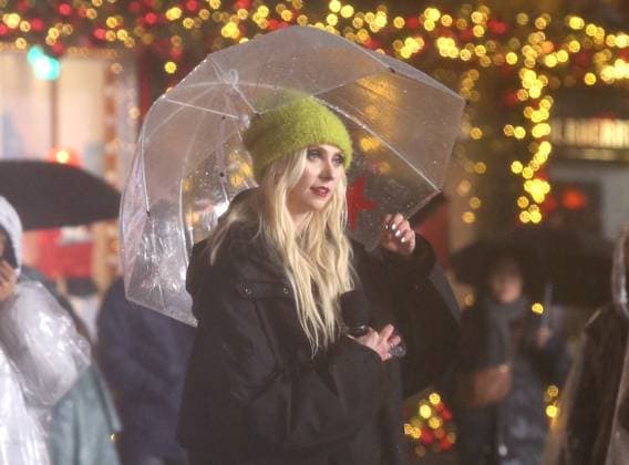 Macy s 99th Thanksgiving Day Parade rehearsals on 34th Street outside of Macy s in the pouring rain Featuring: Taylor Momsen Where: New York, New York, United States When: 25 Nov 2025 Credit: Adam Nemser INSTARimages EDITORIAL USE ONLY. NOT FOR USE BY NEWSPAPERS BASED IN THE UK. Copyright: xx instar55293937