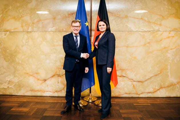 Johann Wadephul (CDU), Bundesaussenminister, trifft Sviatlana Tsikhanouskaya, Weissrussische Politikerin zu einem Gespraech in Berlin, 26.11.2025. Fotografiert im Auftrag des Auswaertigen Amtes (AA) Berlin Deutschland *** Johann Wadephul CDU , Federal Foreign Minister, meets Sviatlana Tsikhanouskaya, Belarusian politician for a conversation in Berlin, 26 11 2025 Photographed on behalf of the Federal Foreign Office AA Berlin Germany Copyright: xFelixxZahn AAx