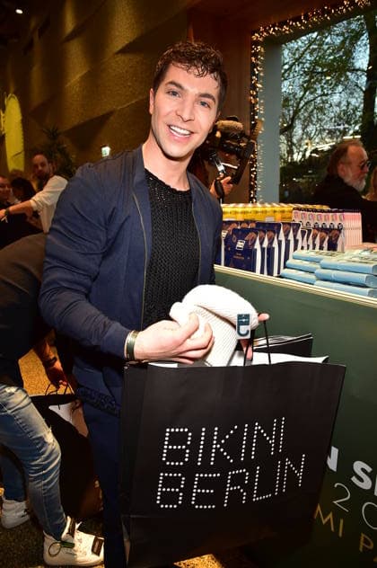 5.te Charity Promi Pack im BIKINI julian David zum 5 Mal Veranstaltet Maimilian Seitz Charity Promi Pack in Berlin am 25.11.2025