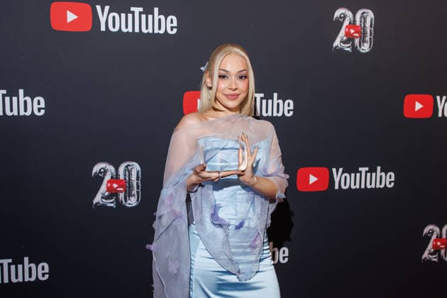 Award - YouTube Music Dinner 2025 - Ayliva (Elif Akar) beim YouTube Music Award Dinner 2025 im Grill Royal Restaurant am 25.11.2025 in Berlin. *** Award YouTube Music Dinner 2025 Ayliva Elif Akar at the YouTube Music Award Dinner 2025 at the Grill Royal Restaurant on 25 11 2025 in Berlin Copyright: xEventpressxKochanx