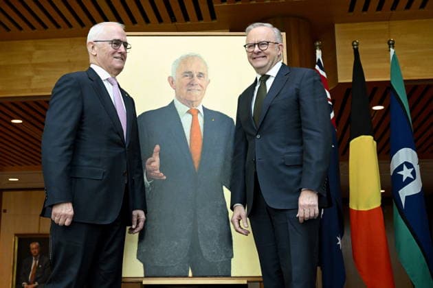 MALCOLM TURNBULL PORTRAIT UNVEILING, Former Australian Prime Minister Malcolm Turnbull and Australian Prime Minister Anthony Albanese stand next to his official portrait at an event at Parliament House in Canberra, Thursday, November 27, 2025. ( NO ARCHIVING CANBERRA AUSTRALIAN CAPITAL TERRITORY AUSTRALIA  Copyright: xLUKASxCOCHx 20251127177298174682