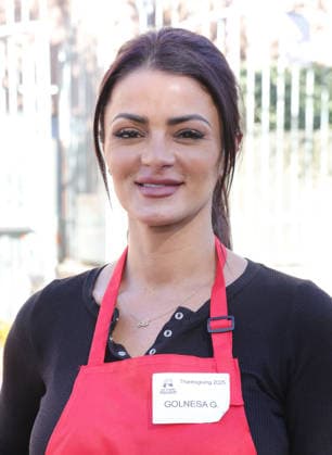 26 November 2025 - Los Angeles, California - Golnesa Gharachedaghi,. 2025 Thanks & Giving On Skid Row held at Los Angeles Mission. Los Angeles USA - ZUMAa123 20251126_zaa_a123_016 Copyright: xADx