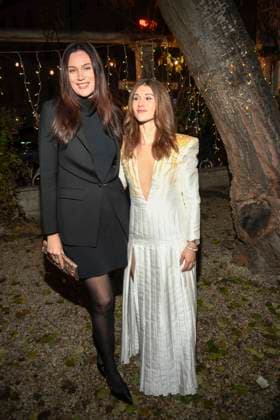 Berlin abb- Janina Lin-Otto und Gloria-Sophie Burkandt zu Gast beim Magical Christmas Ball von LeGer by Lena Gercke im Claerchens Ballhaus Berlin am 26.11.2025 Berlin Deutschland