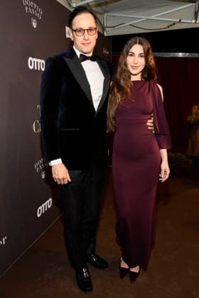 Berlin abb- Emi Arpa mit Begleitung Mann zu Gast beim Magical Christmas Ball von LeGer by Lena Gercke im Claerchens Ballhaus Berlin am 26.11.2025 Berlin Deutschland