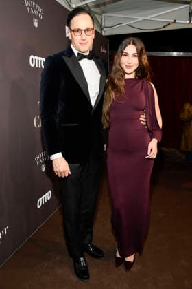 Berlin abb- Emi Arpa mit Begleitung Mann zu Gast beim Magical Christmas Ball von LeGer by Lena Gercke im Claerchens Ballhaus Berlin am 26.11.2025 Berlin Deutschland