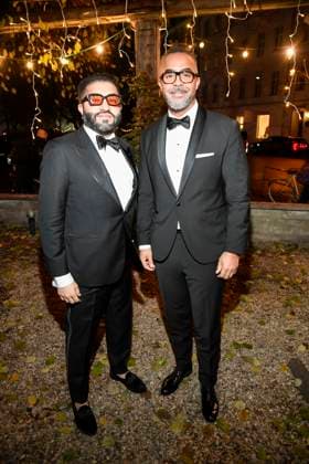 Berlin abb- Patrick Owomoyela rechts mit Begleitung Mann zu Gast beim Magical Christmas Ball von LeGer by Lena Gercke im Claerchens Ballhaus Berlin am 26.11.2025 Berlin Deutschland