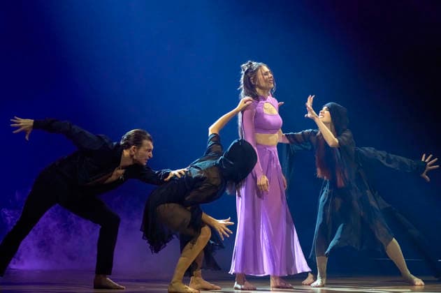 Ann-Kathrin Bendixen bei Let s Dance - Die Live-Tour 2025 in der ZAG Arena. Hannover, 25.11.2025 Foto:xU.xStammx xFuturexImagex dance_5125