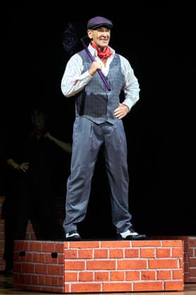 Mark Keller bei Let s Dance - Die Live-Tour 2025 in der ZAG Arena. Hannover, 25.11.2025 Foto:xU.xStammx xFuturexImagex dance_5145