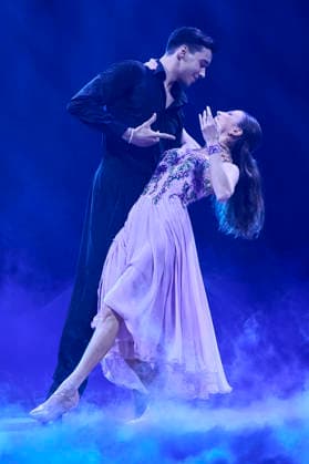 Diego Pooth und Ekaterina Leonova bei Let s Dance - Die Live-Tour 2025 in der ZAG Arena. Hannover, 25.11.2025