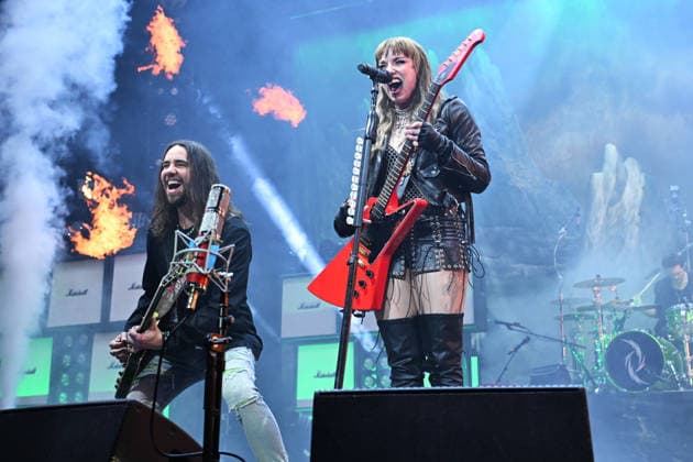 Halestorm performing at O2 Arena in London LONDON, ENGLAND - NOVEMBER 26: Joe Hottinger and Lzzy Hale of ˜Halestorm™ performing at O2 Arena, Greenwich on November 26, 2025 in London, England. CAP MAR MAR Great Britain Copyright: xMartinxHarris CapitalxPicturesx