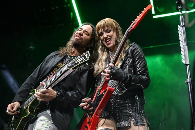 Halestorm performing at O2 Arena in London LONDON, ENGLAND - NOVEMBER 26: Joe Hottinger and Lzzy Hale of ˜Halestorm™ performing at O2 Arena, Greenwich on November 26, 2025 in London, England. CAP MAR MAR Great Britain Copyright: xMartinxHarris CapitalxPicturesx