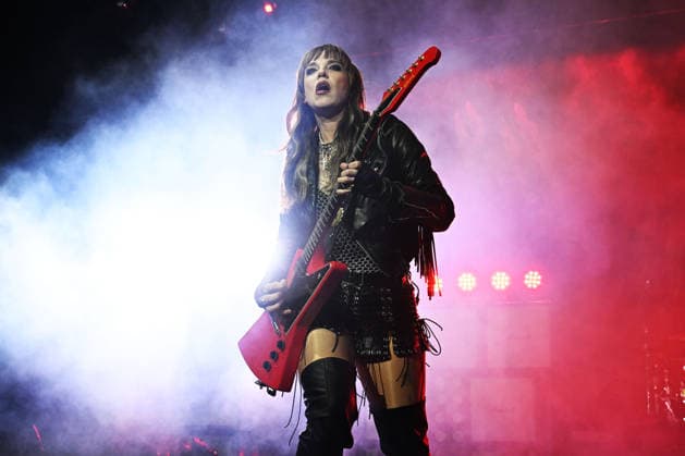 Halestorm performing at O2 Arena in London LONDON, ENGLAND - NOVEMBER 26: Lzzy Hale of ˜Halestorm™ performing at O2 Arena, Greenwich on November 26, 2025 in London, England. CAP MAR MAR Great Britain Copyright: xMartinxHarris CapitalxPicturesx