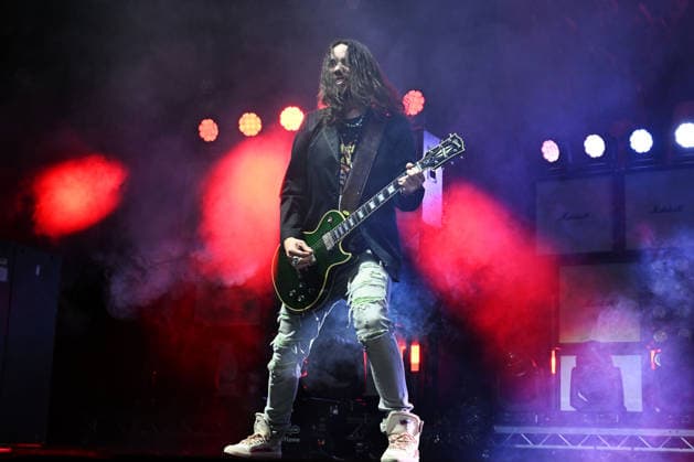 Halestorm performing at O2 Arena in London LONDON, ENGLAND - NOVEMBER 26: Joe Hottinger of ˜Halestorm™ performing at O2 Arena, Greenwich on November 26, 2025 in London, England. CAP MAR MAR Great Britain Copyright: xMartinxHarris CapitalxPicturesx