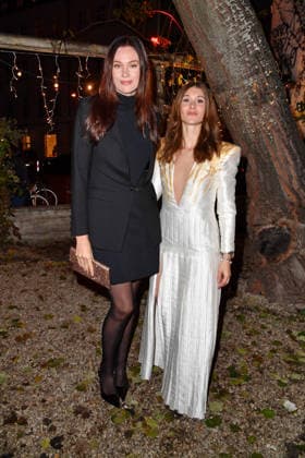 Gloria Sophie Burkandt und Janina Lin Otto beim Magical Christmas Ball von LeGer by Lena Gercke im Clärchens Ballhaus in Berlin 26.11.2025